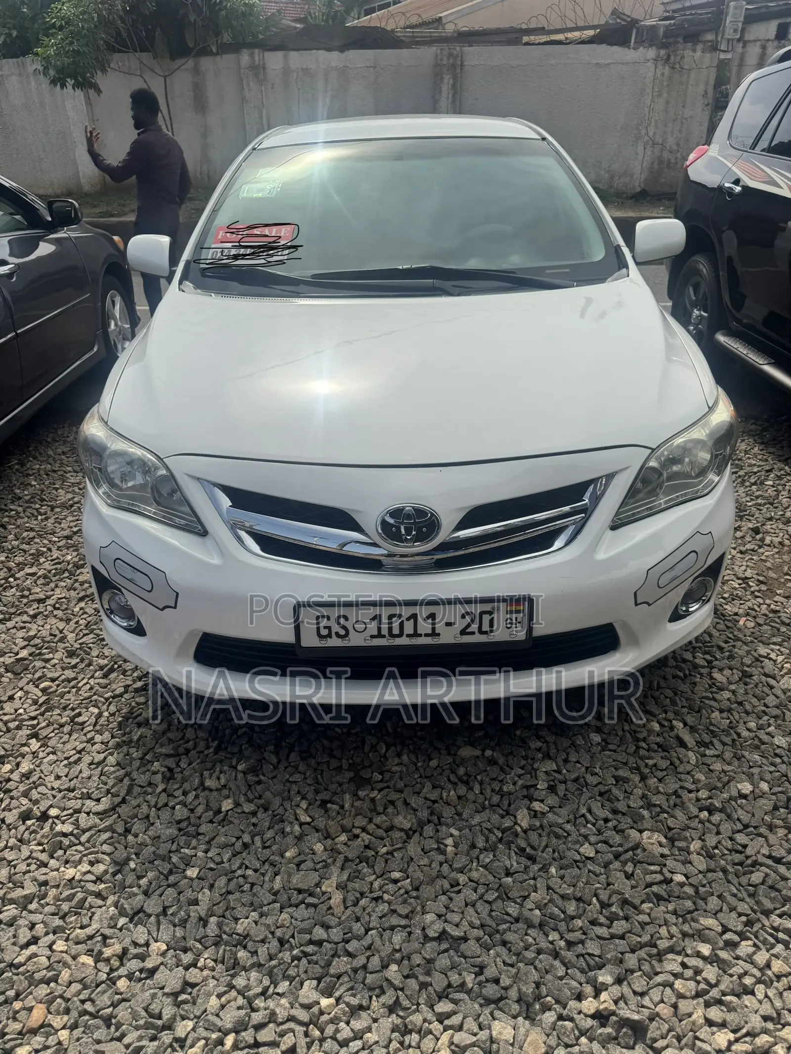 Toyota Corolla LE 4dr Sedan (1.8L 4cyl 4A) 2013 White