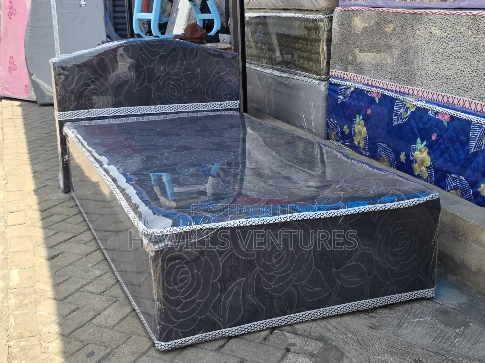 Inbuilt Bed With a Built in Foam Mattress and Attached Headboard