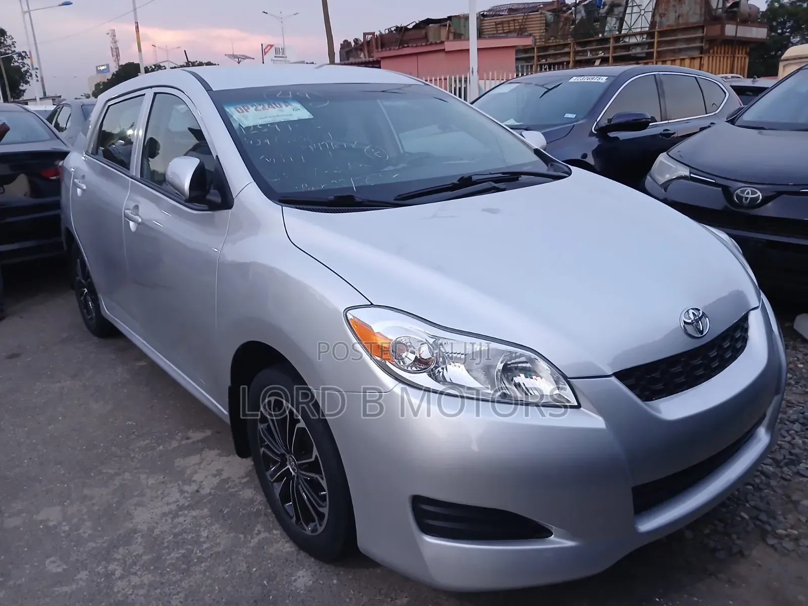 Toyota Matrix Hatchback FWD (1.8L 4cyl 5M) 2010 Silver