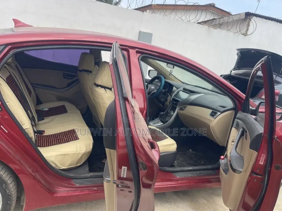 Hyundai Elantra 2013