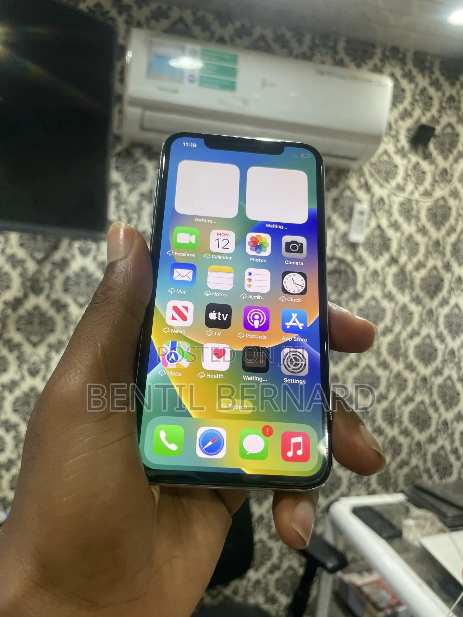 Apple iPhone X 64 GB White