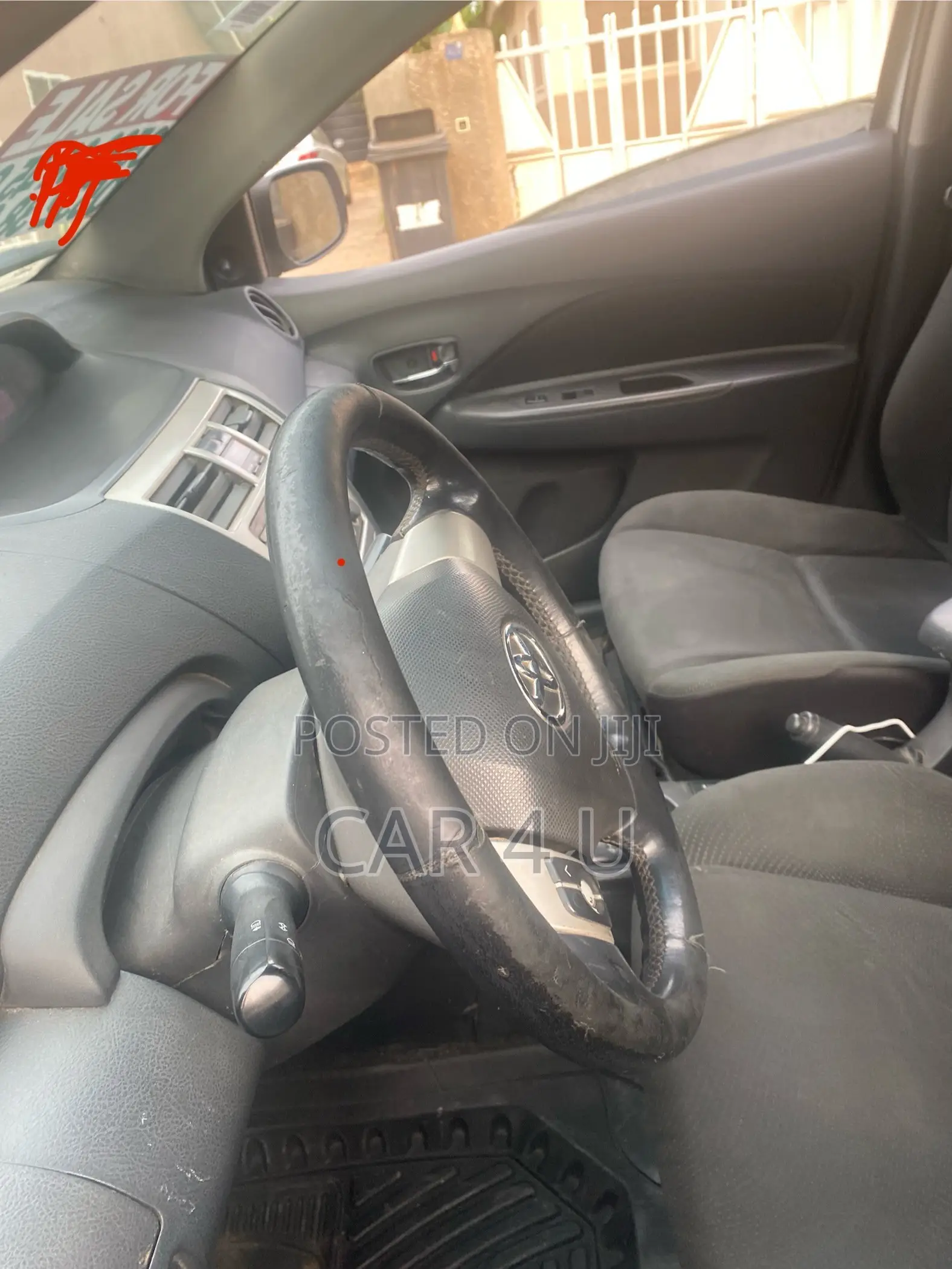 Toyota Yaris 2010 White