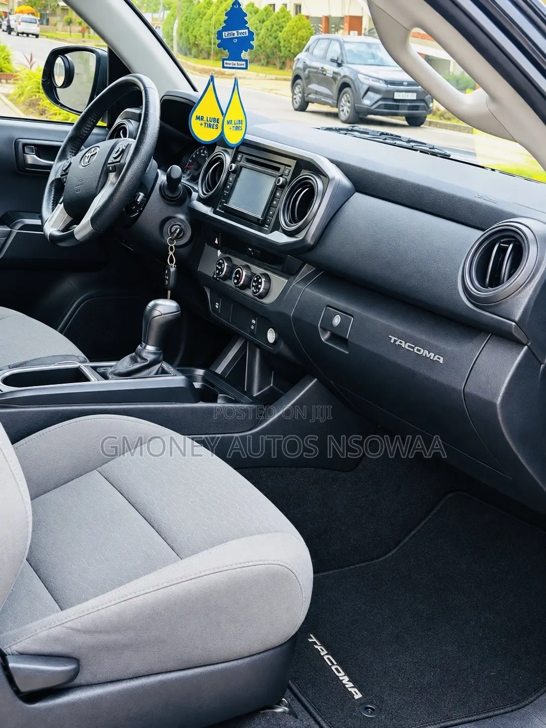 Toyota Tacoma SR5 2018 Black