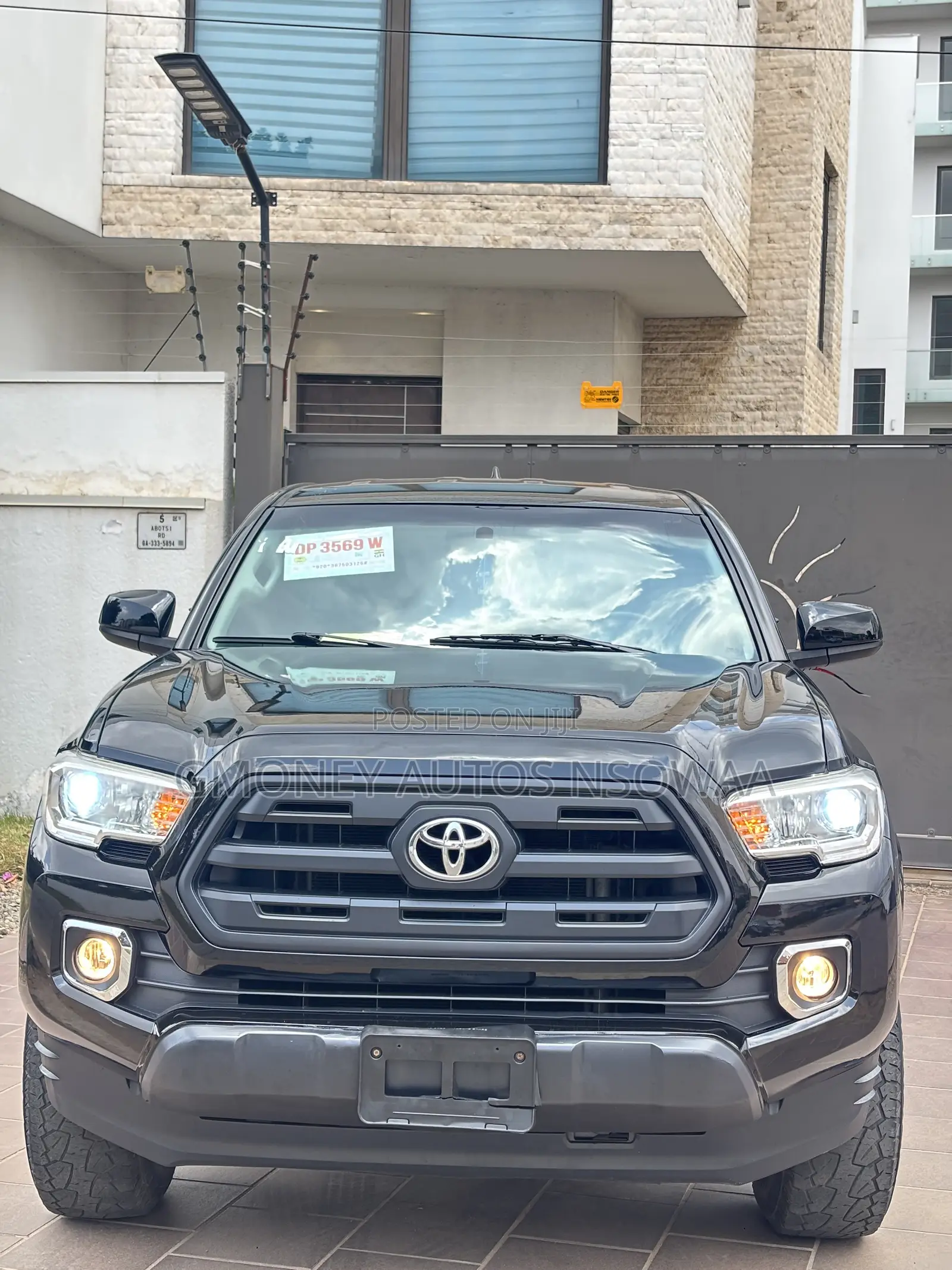 Toyota Tacoma SR5 2018 Black