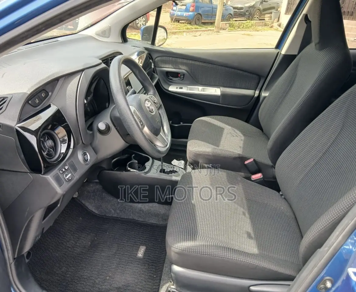 Toyota Vitz 1.3 AWD 3dr 2016 Blue