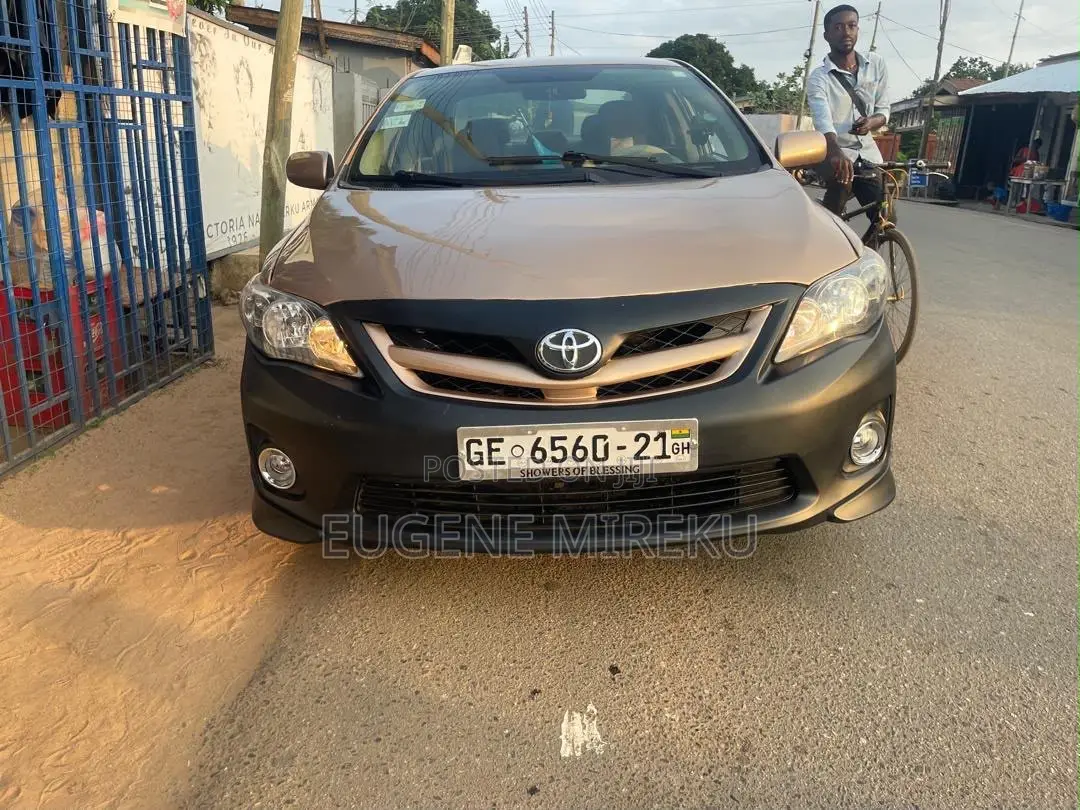 Toyota Corolla 2013 Brown