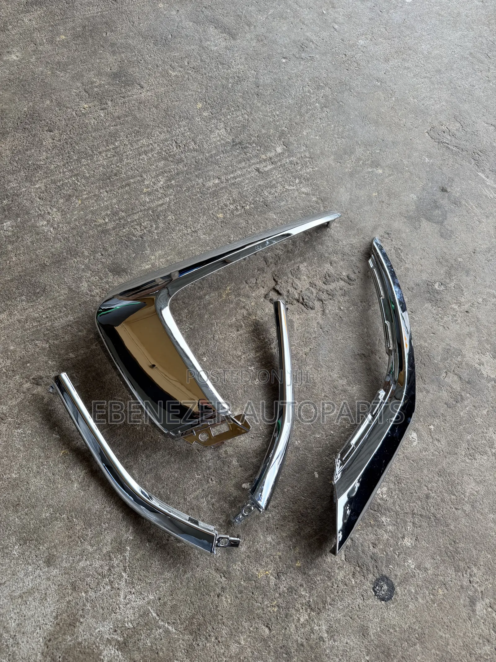 Mitsubishi Outlander Front Bumper Chrome Shining 2016 2017 2018 2019
