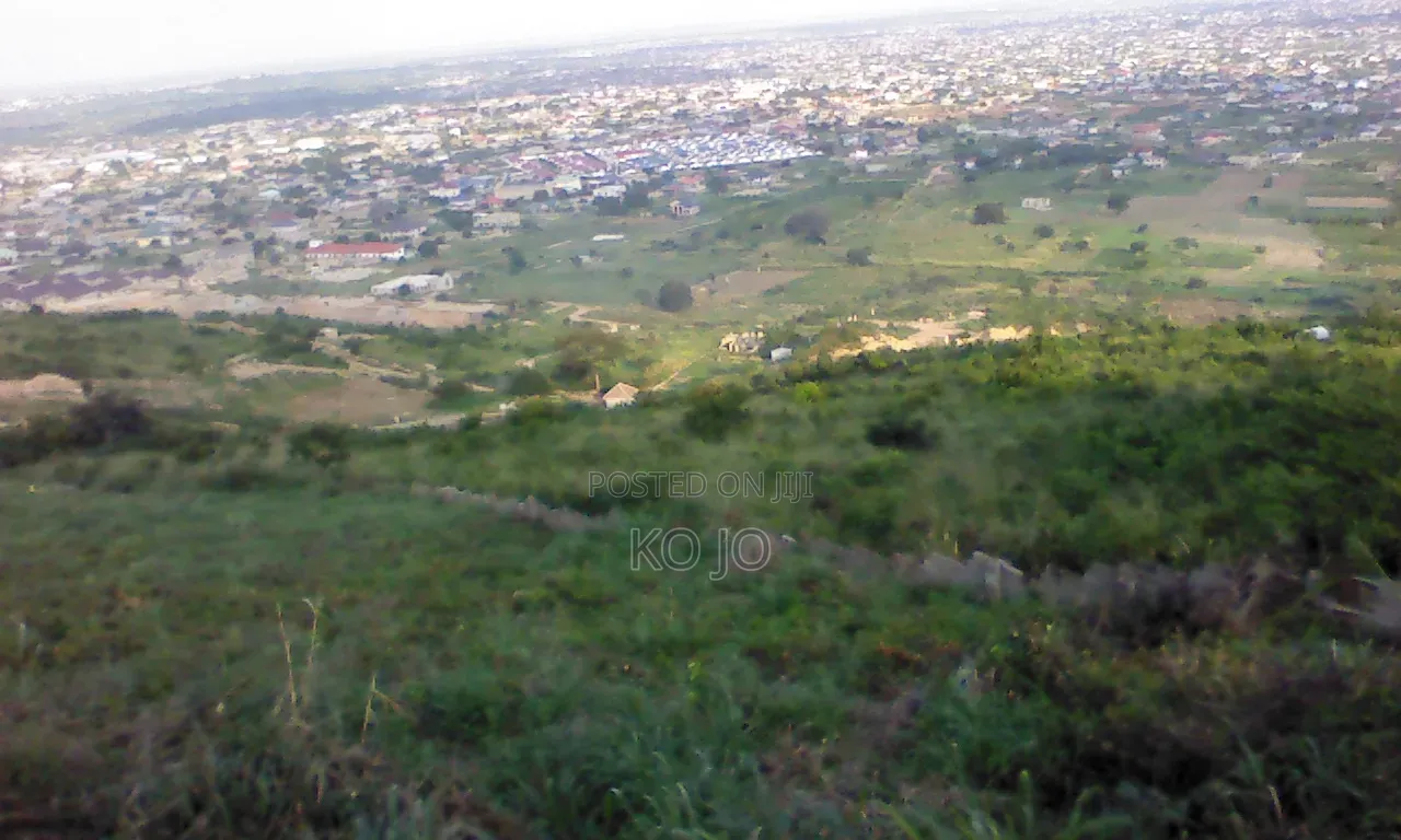 6 Plots of Titled Hillside Land at Aburi