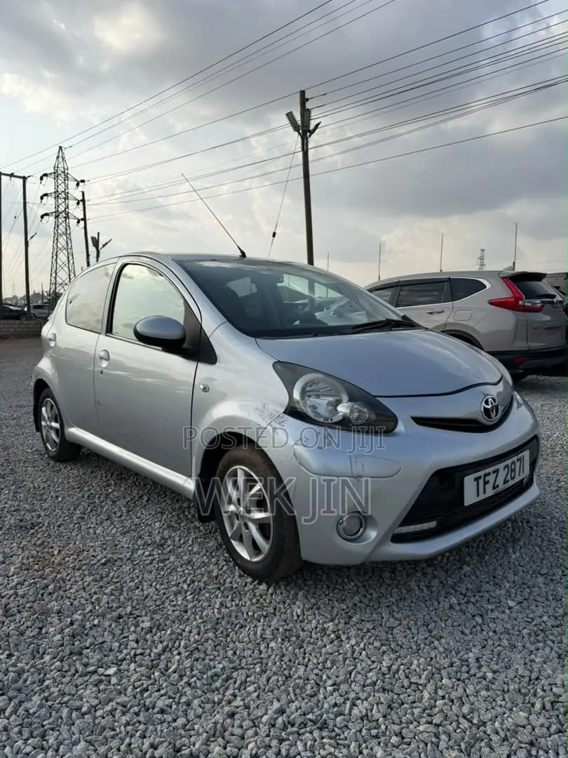 Toyota Aygo 1.0 5-Door 2012