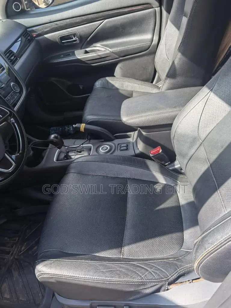 Mitsubishi Outlander 2.0 PHEV AWD 2016 Black