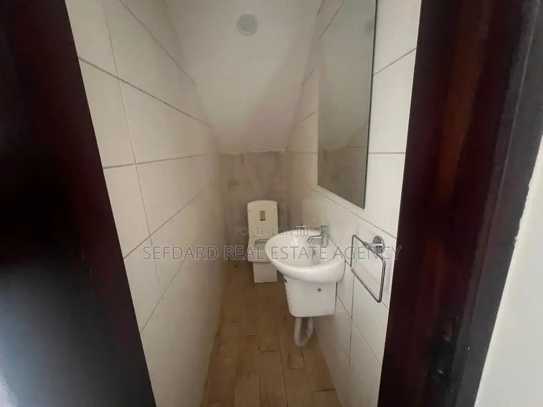 2bdrm Townhouse / Terrace in Sefdard Properties, Tseaddo for rent