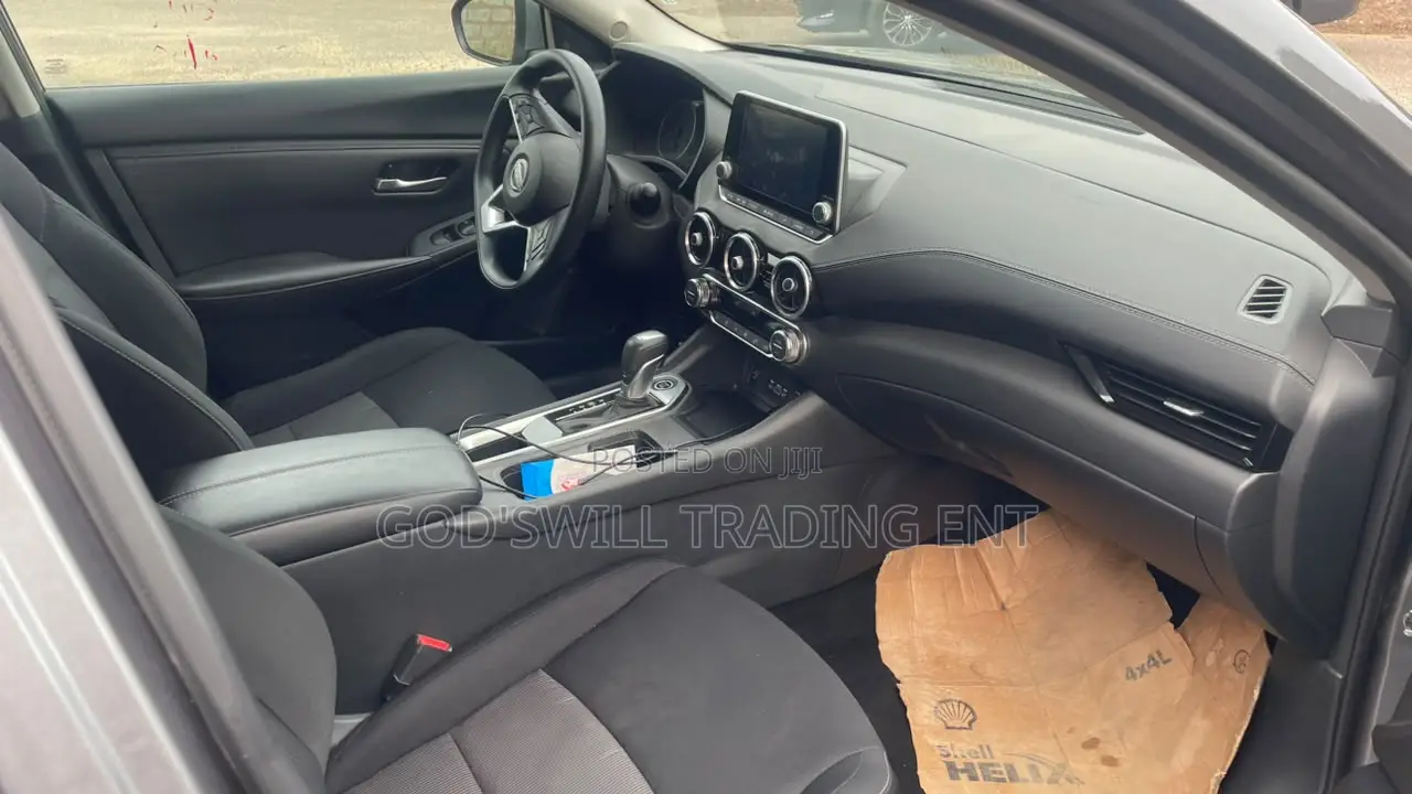 Nissan Sentra S CVT 2025 Silver