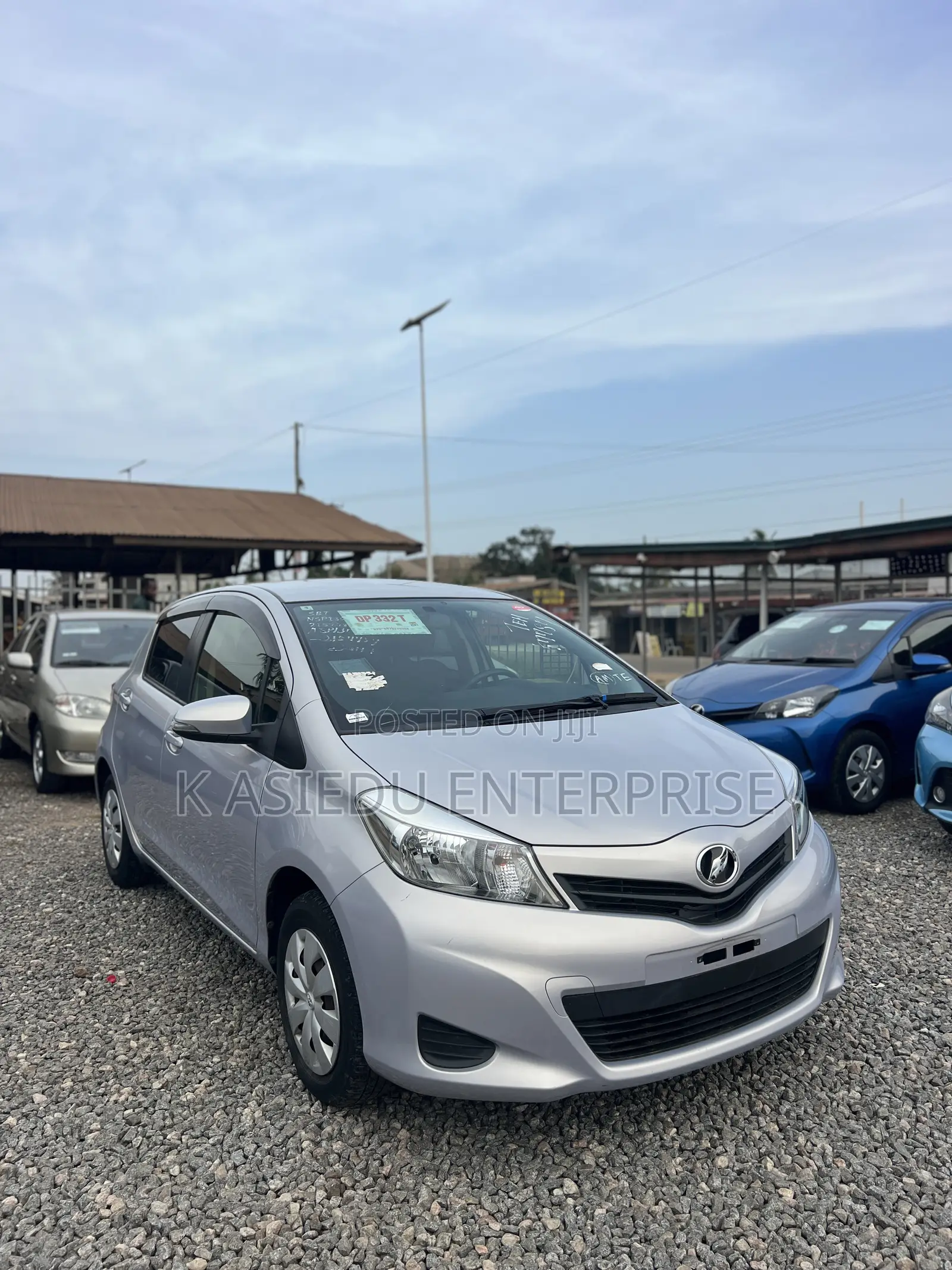 Toyota Vitz 1.3 AWD 3dr 2014 Silver