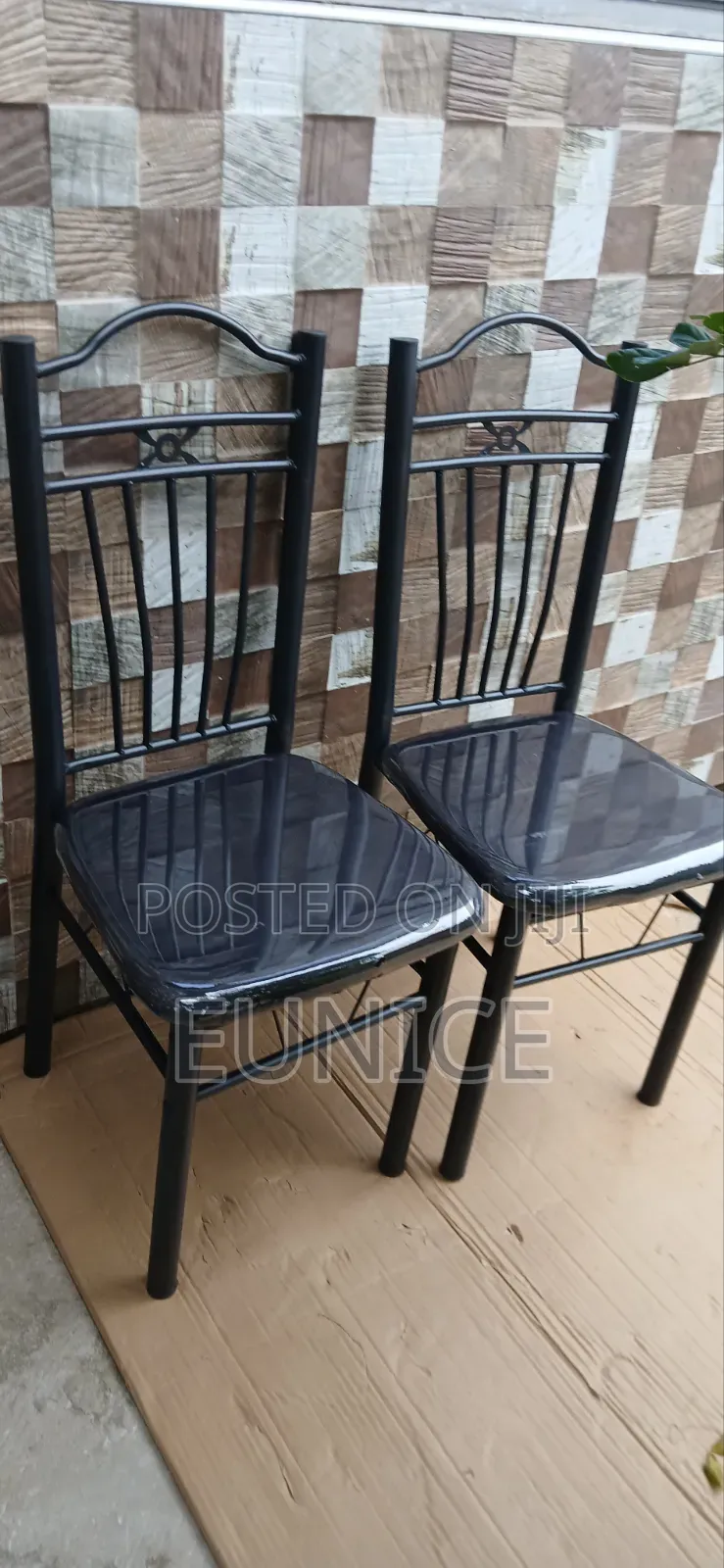 Affordable Dinning Chair With Metal Legs