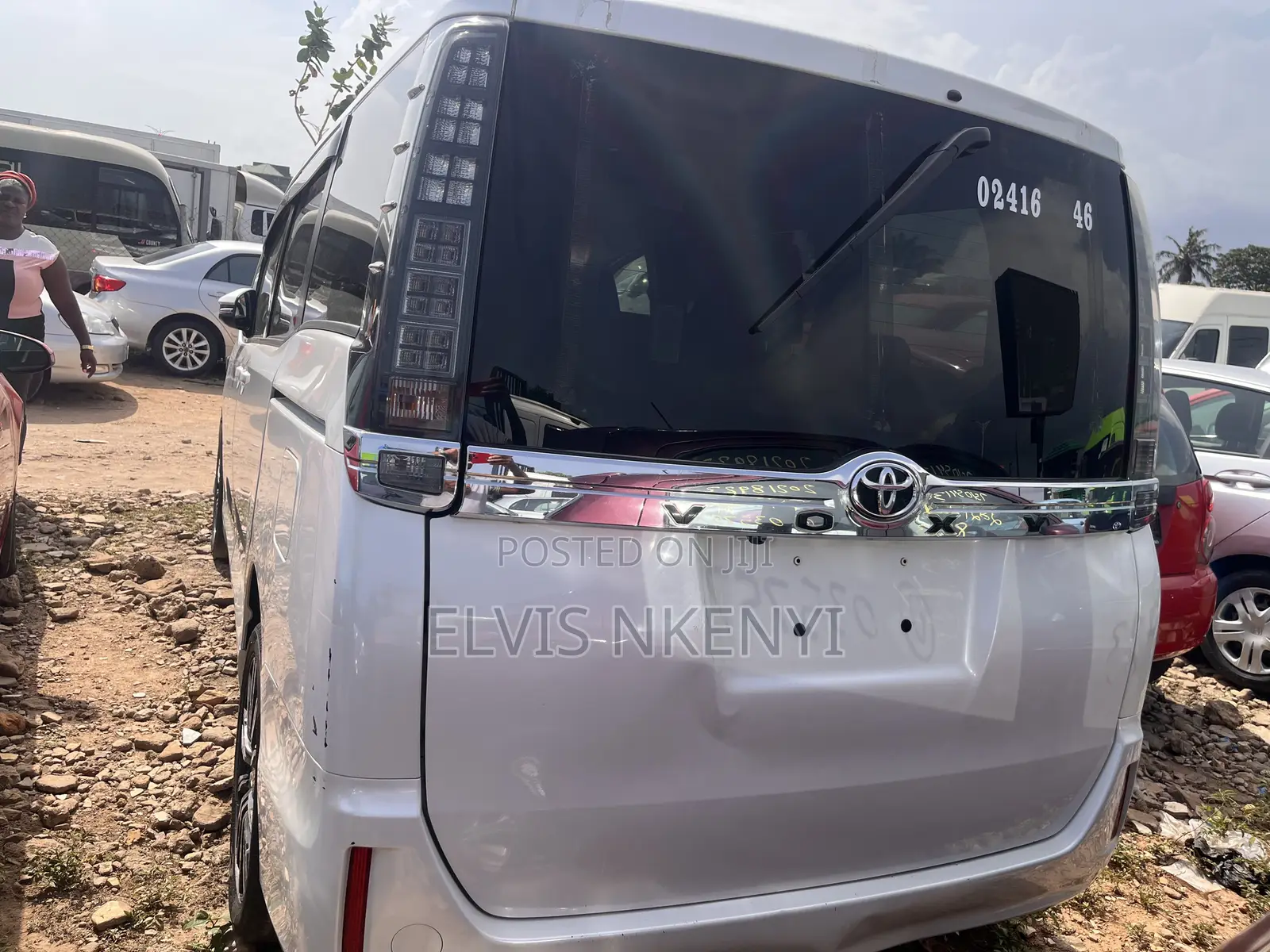 Toyota Voxy V 2WD 8-Seater 2015 White