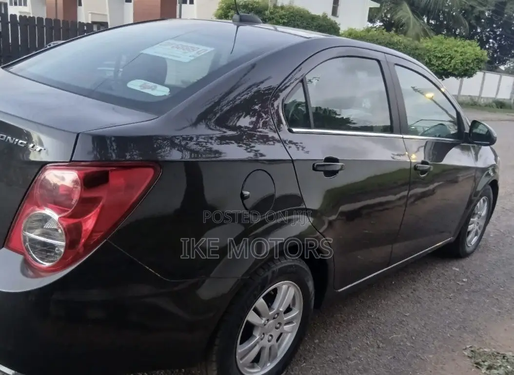 Chevrolet Sonic LT 2016 Black