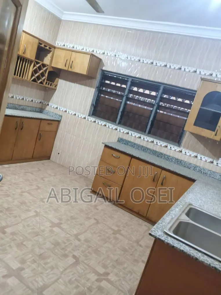 5bdrm House in Tipper Junction, Accra Metropolitan for rent