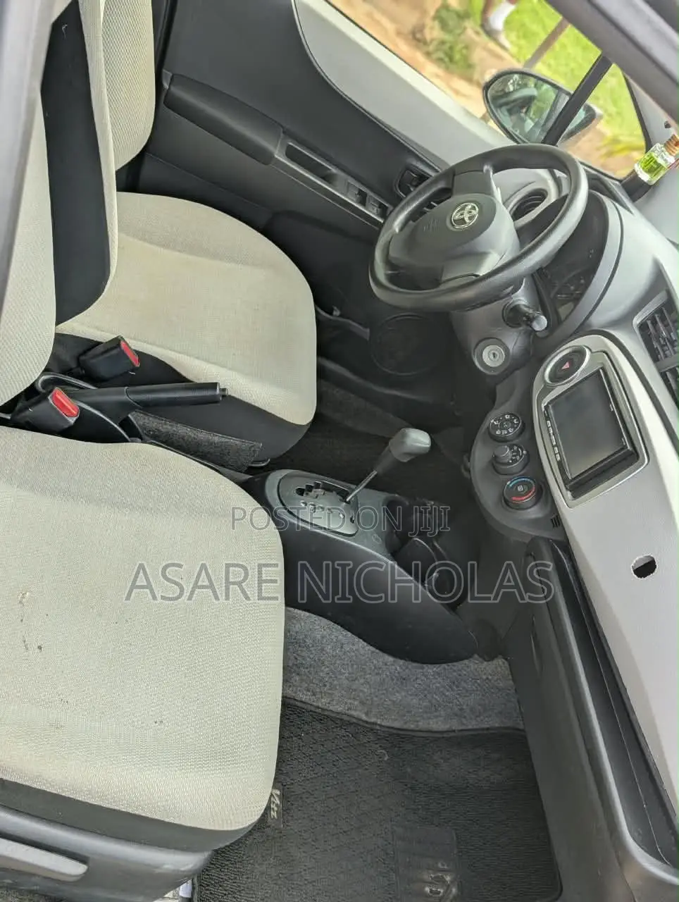 Toyota Vitz 2012 Black