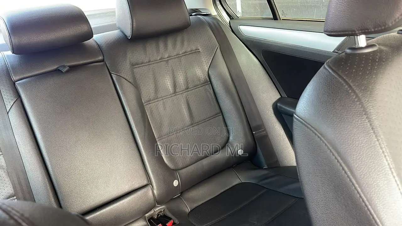 Volkswagen Jetta 4dr Sedan (2.0L 4cyl 5M) 2014 Gray