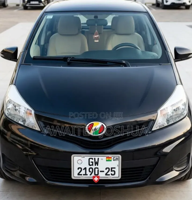 Toyota Vitz 2013 Black
