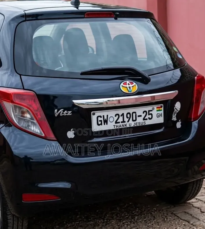 Toyota Vitz 2013 Black