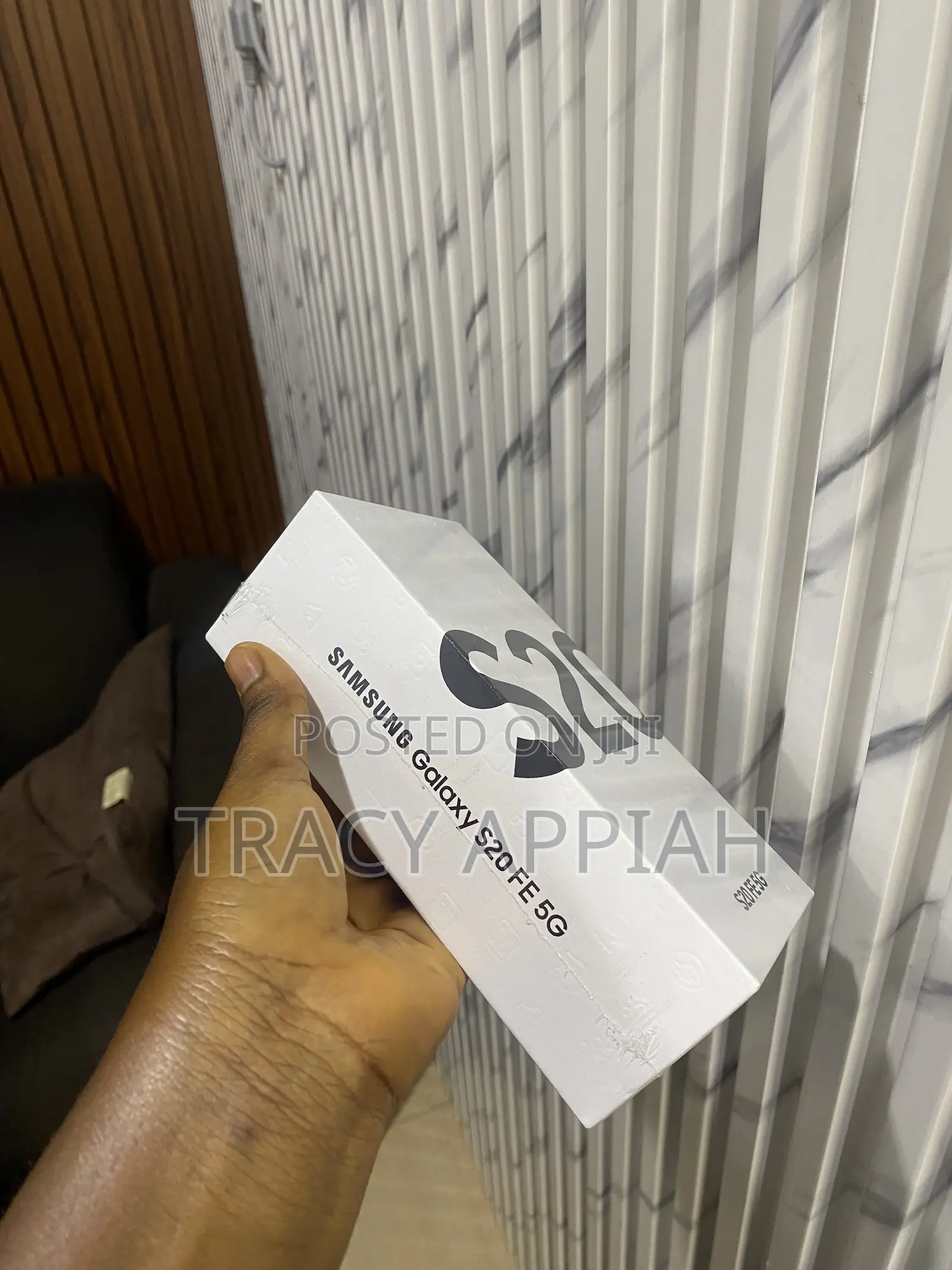New Samsung Galaxy S20 128 GB Black