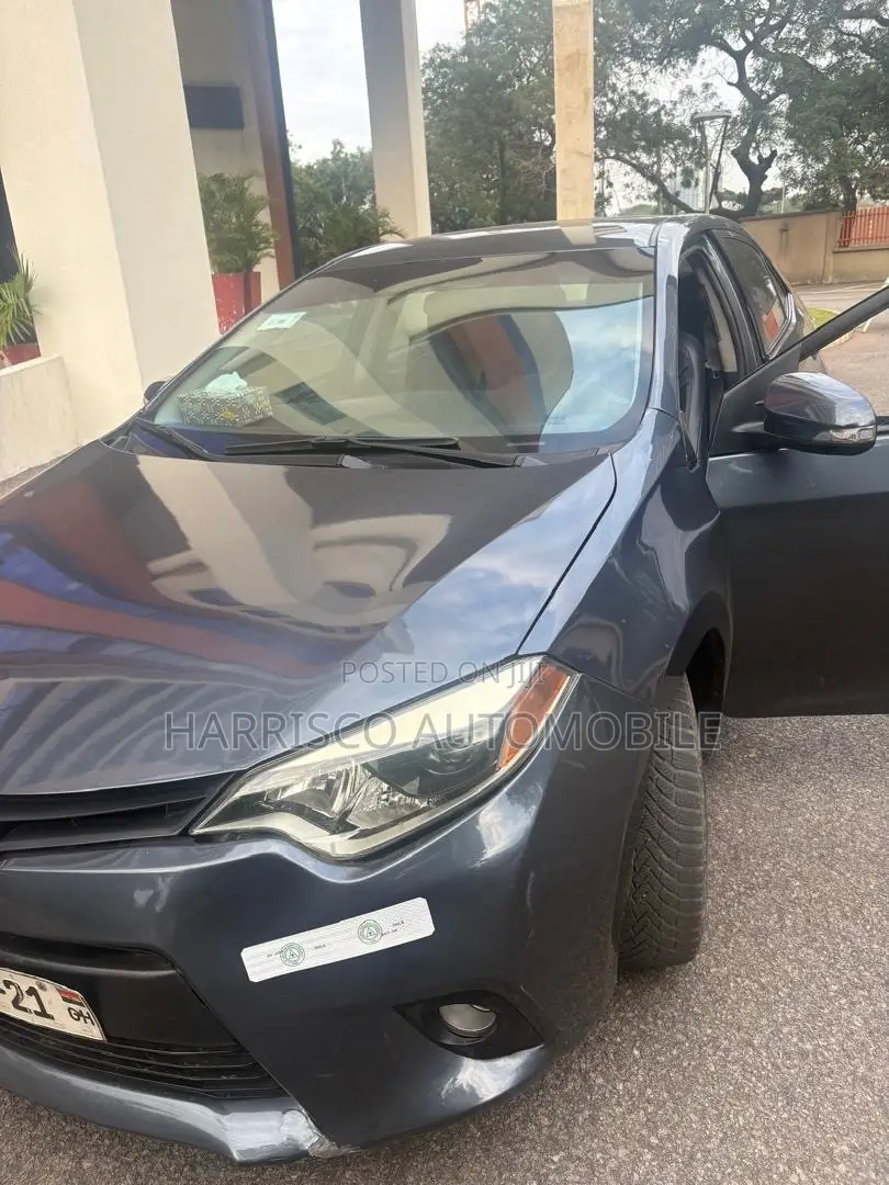 Toyota Corolla LE 4dr Sedan (1.8L 4cyl CVT) 2015 Gray