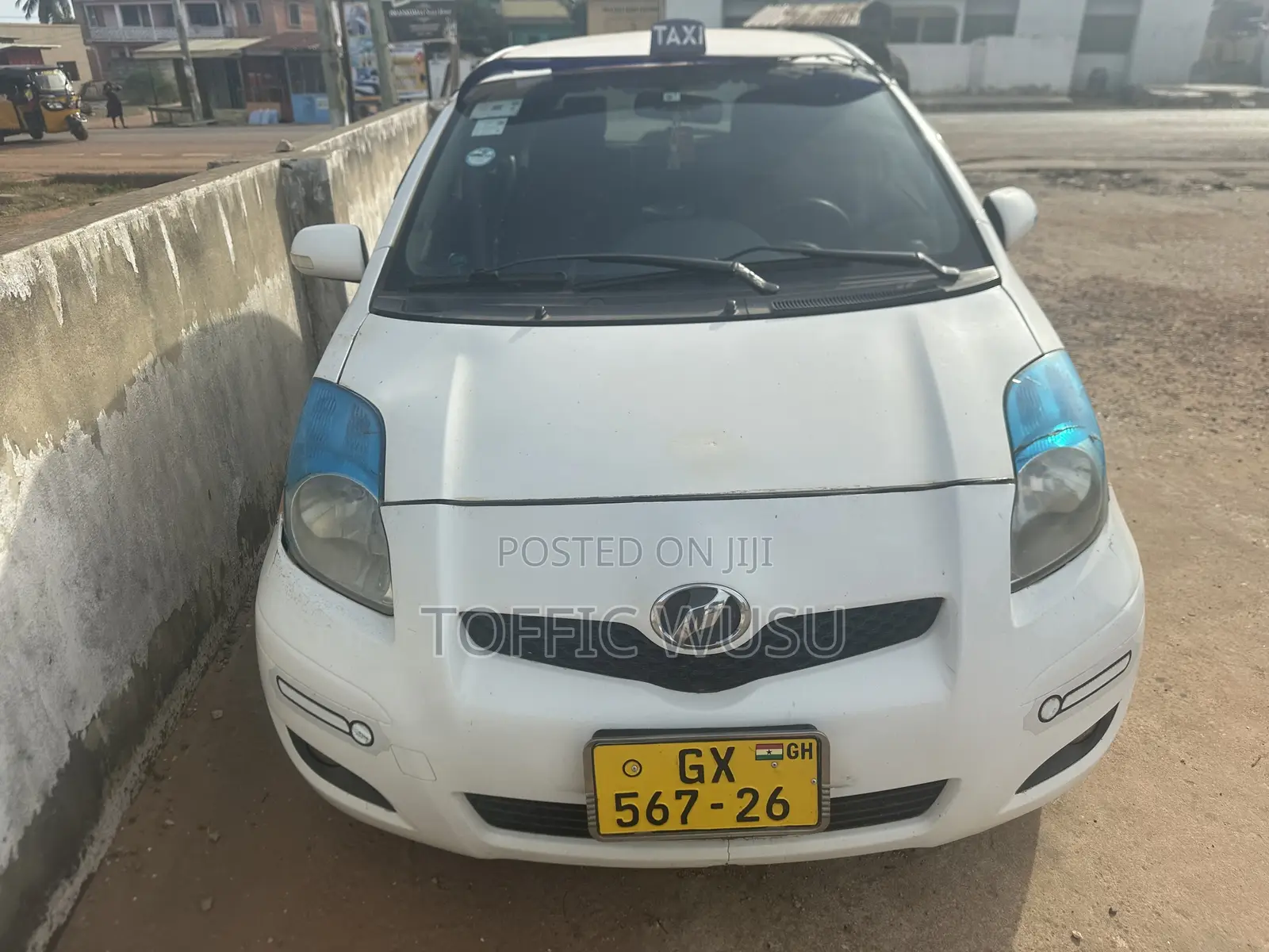 Toyota Vitz 1.0 FWD 5dr 2010 White