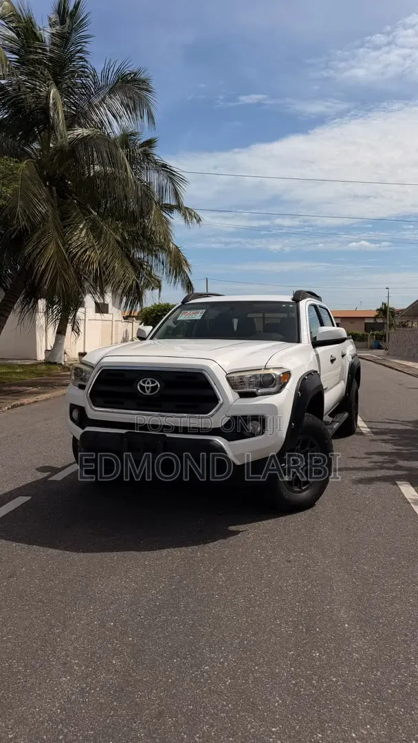 Toyota Tacoma 2017 White