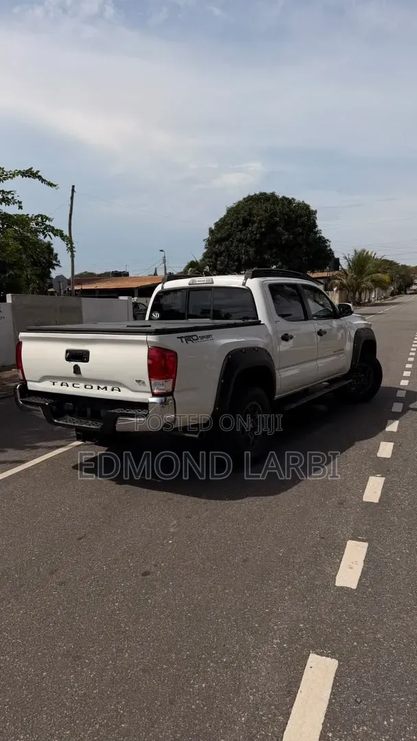 Toyota Tacoma 2017 White