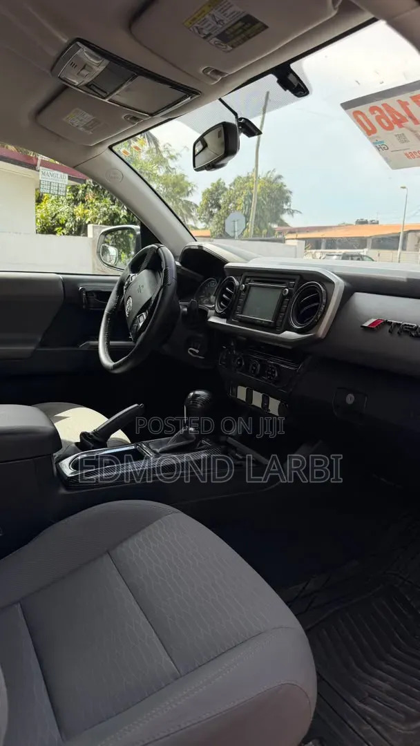 Toyota Tacoma 2017 White