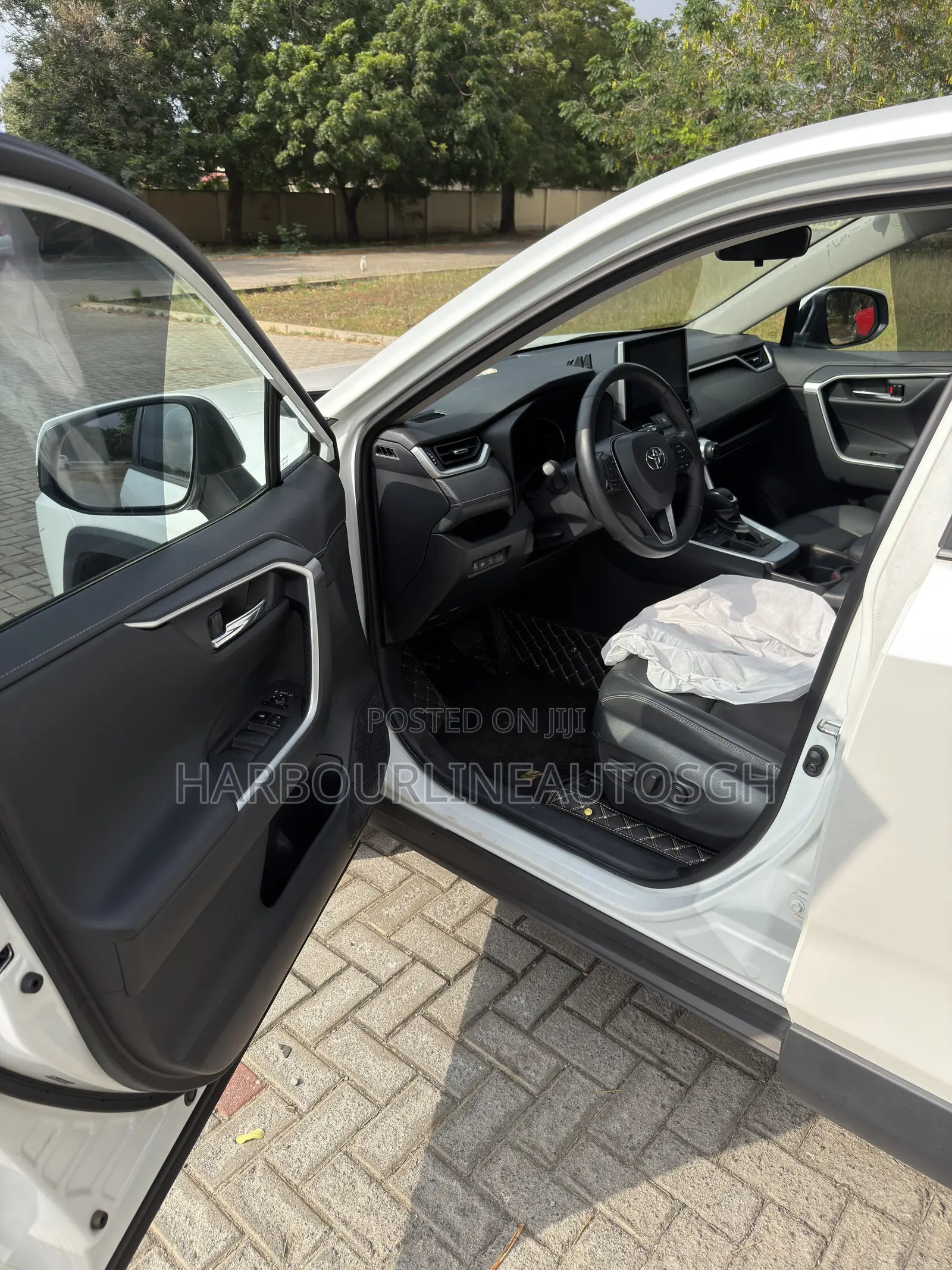 Toyota RAV4 2023 White