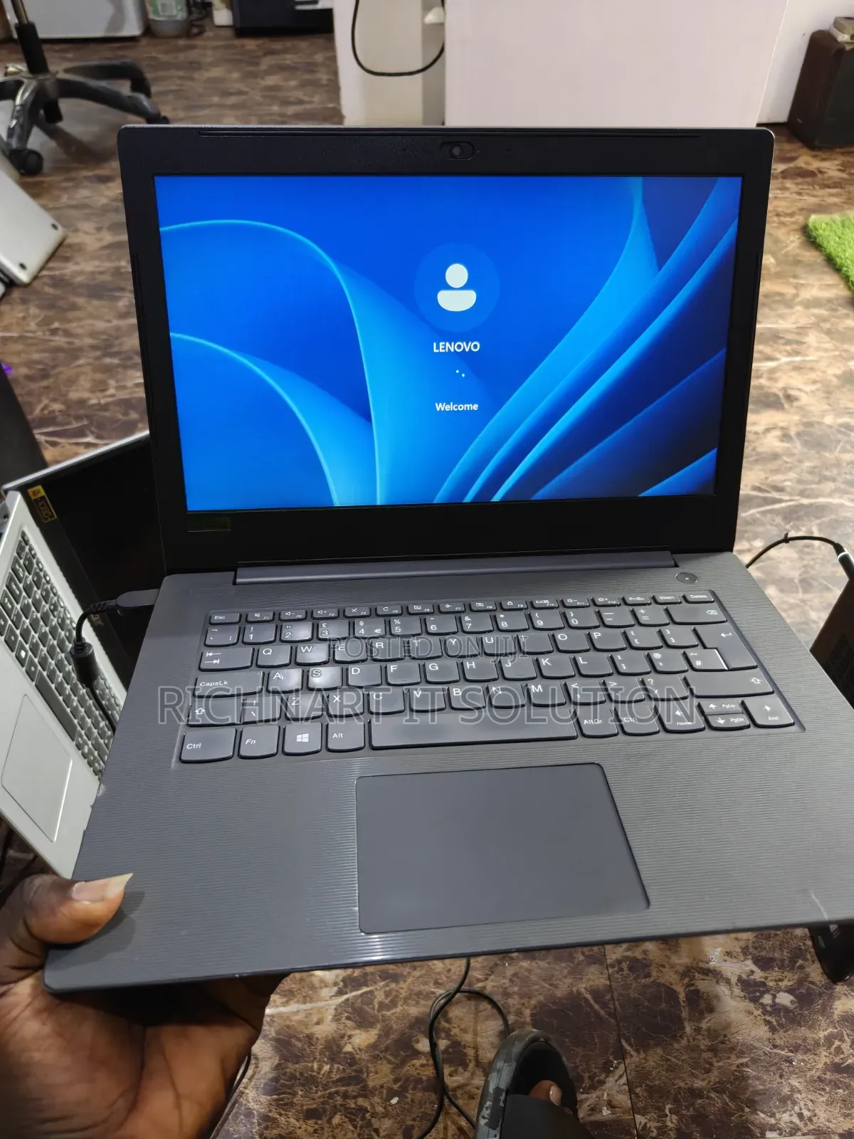 Laptop Lenovo V130-15IKB 8GB Intel Core i5 SSD 256GB