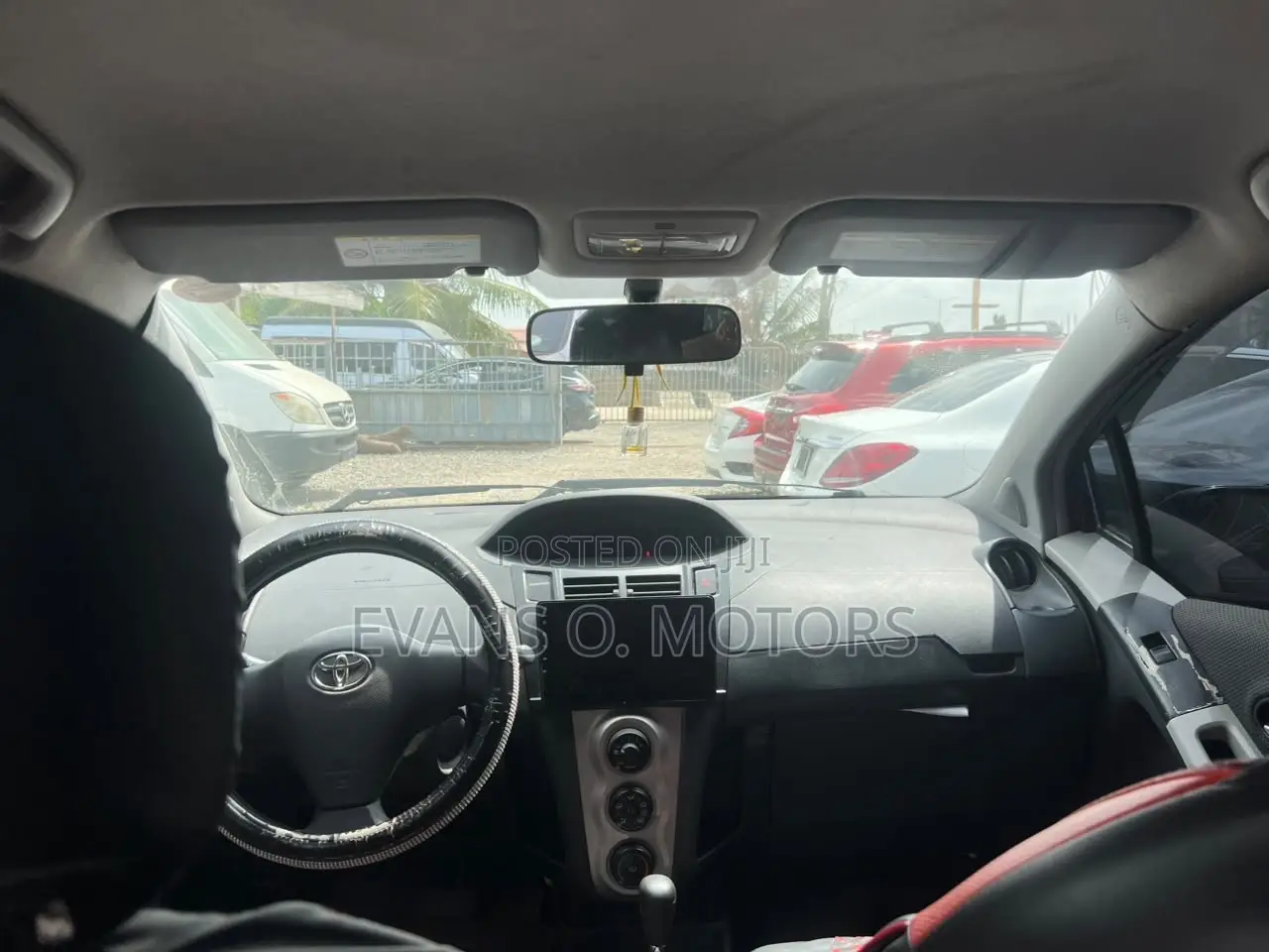 Toyota Vitz 1.3 AWD 3dr 2010 Brown