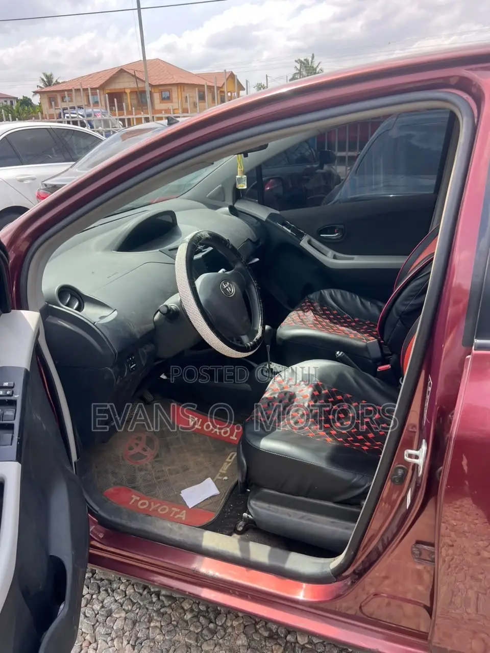 Toyota Vitz 1.3 AWD 3dr 2010 Brown