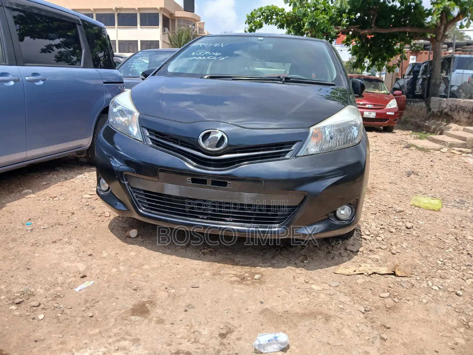 Toyota Vitz 1.3 FWD 5dr 2014 Black