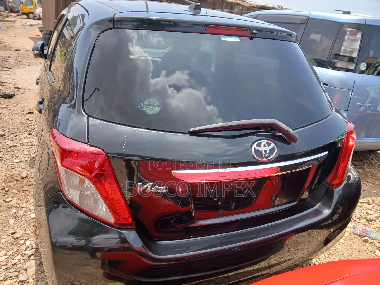 Toyota Vitz 1.3 FWD 5dr 2014 Black