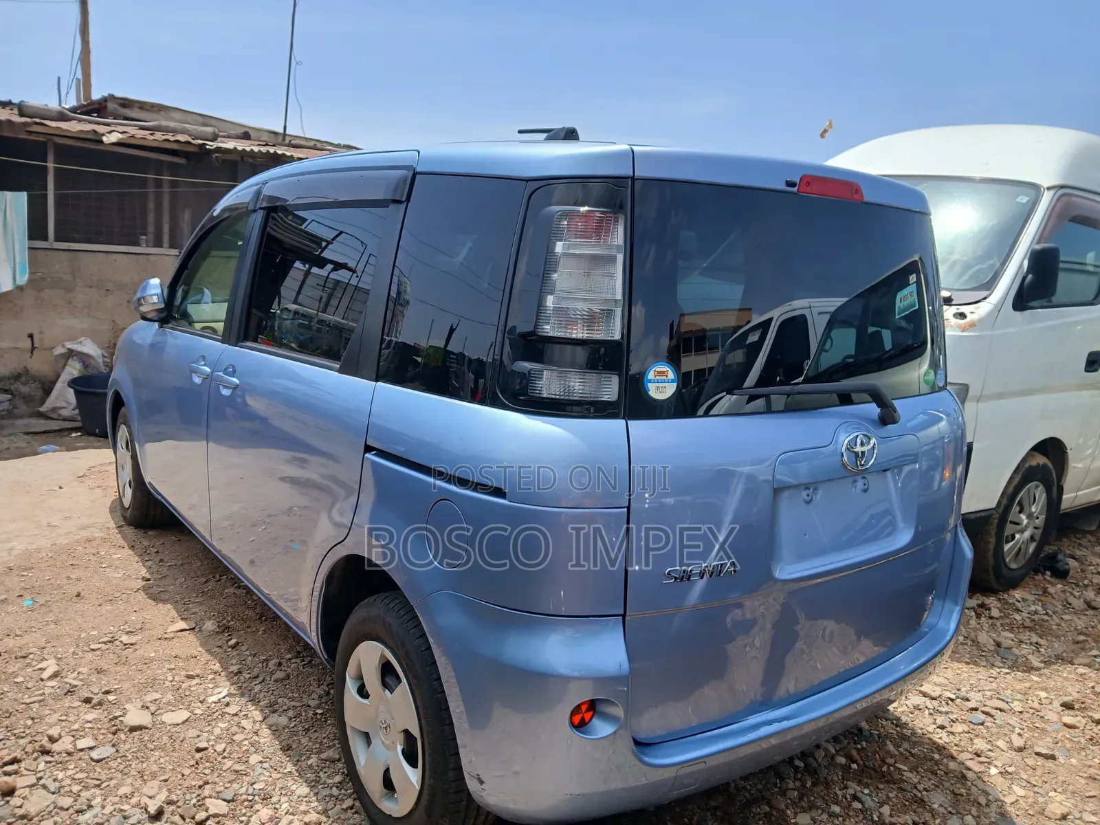Toyota Sienta 1.5 FWD 2012 Blue
