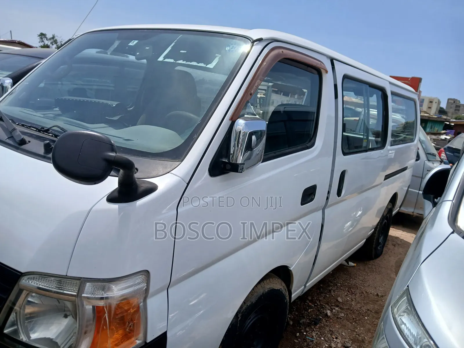 Nissan Caravan (Urvan) 2008 White