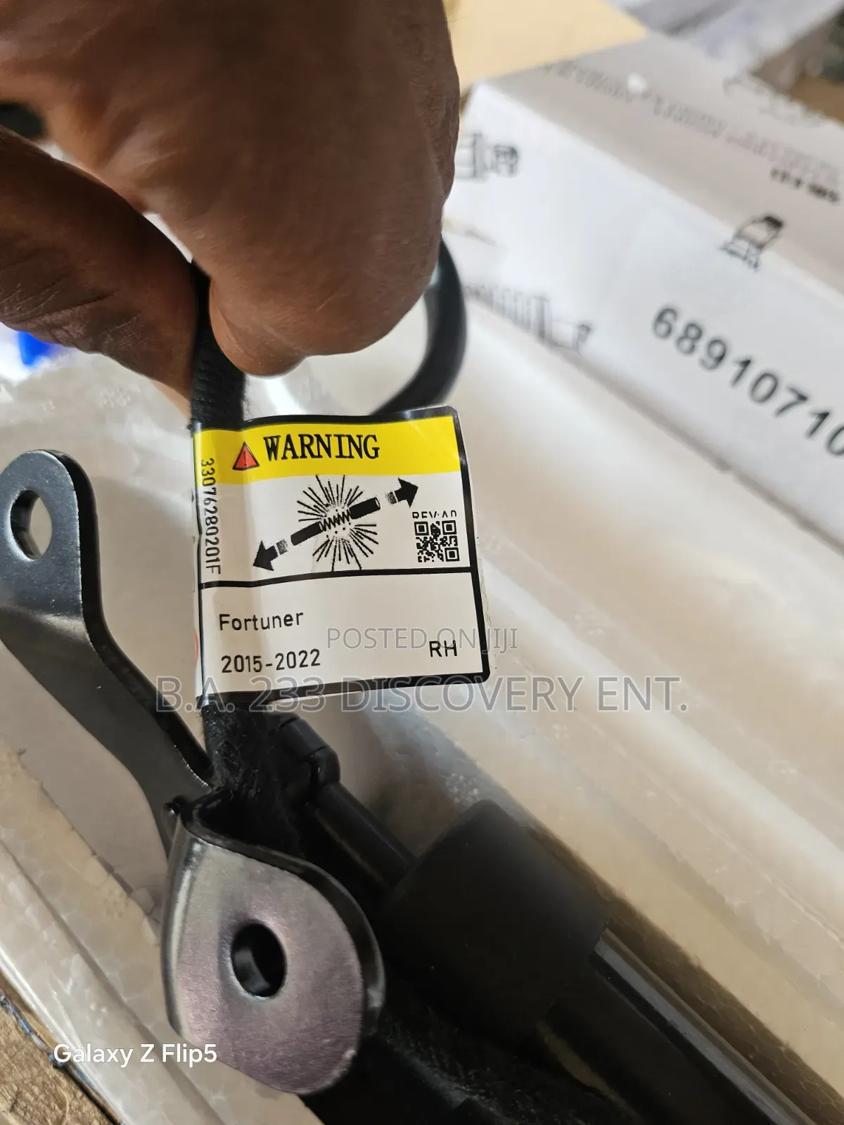 Toyota Fortuner 2015/2018/2020/2022 Electronic Boot Shocks