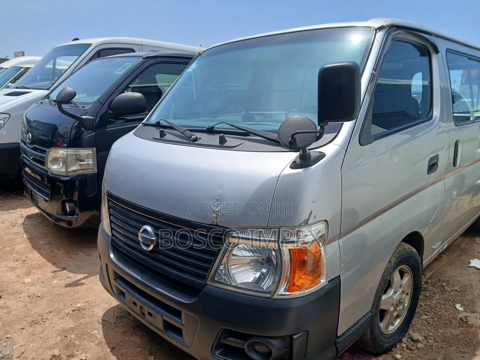 Nissan Caravan (Urvan) 2010 Silver