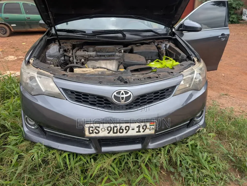 Toyota Camry 2014 Gray