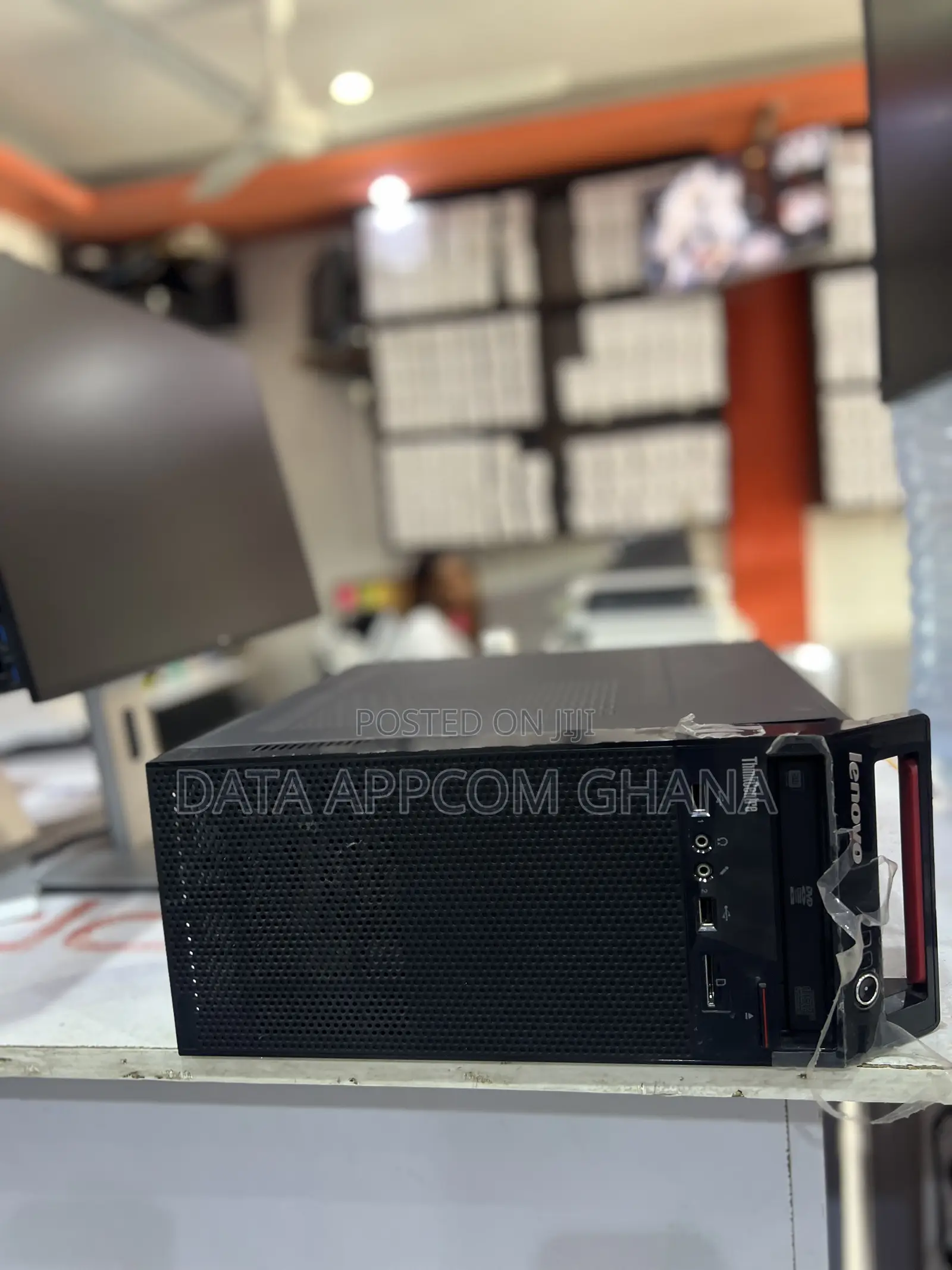 Desktop Computer Lenovo ThinkCentre M715 8GB Intel Core i3 HDD 500GB