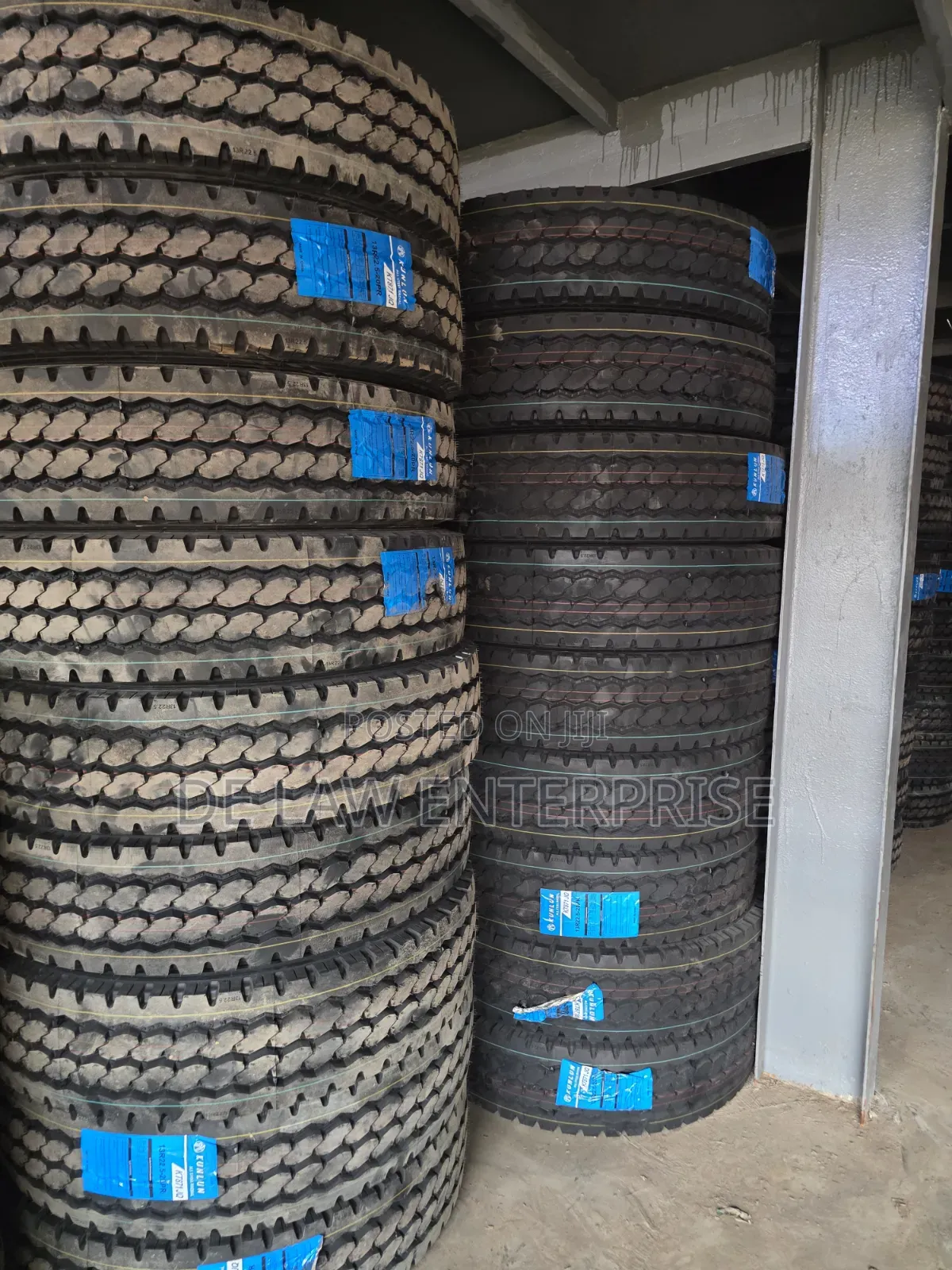 Double Coin Kunlun 13R22.5 20pr