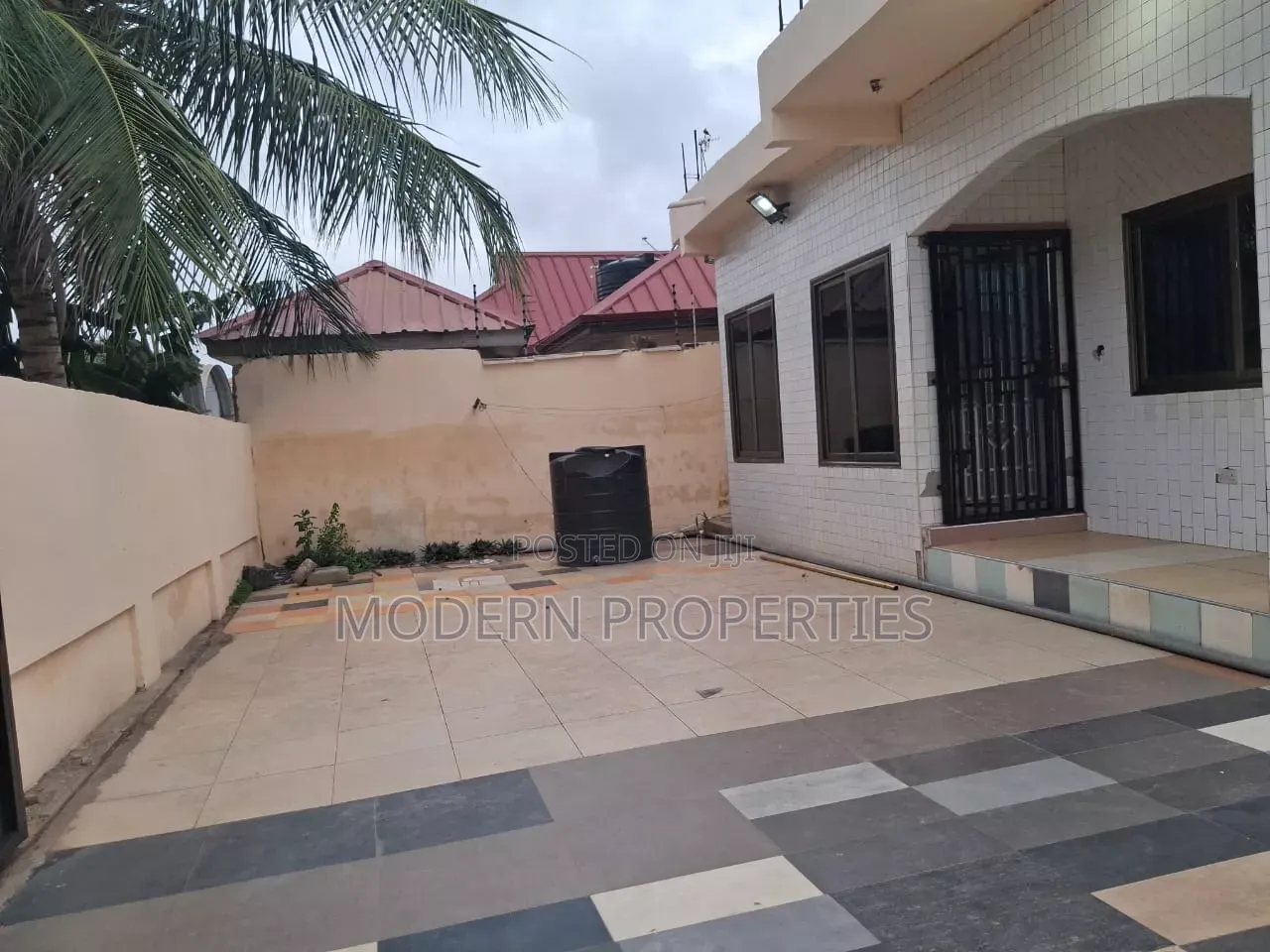 3bdrm House in Modern Properties, New Town for rent