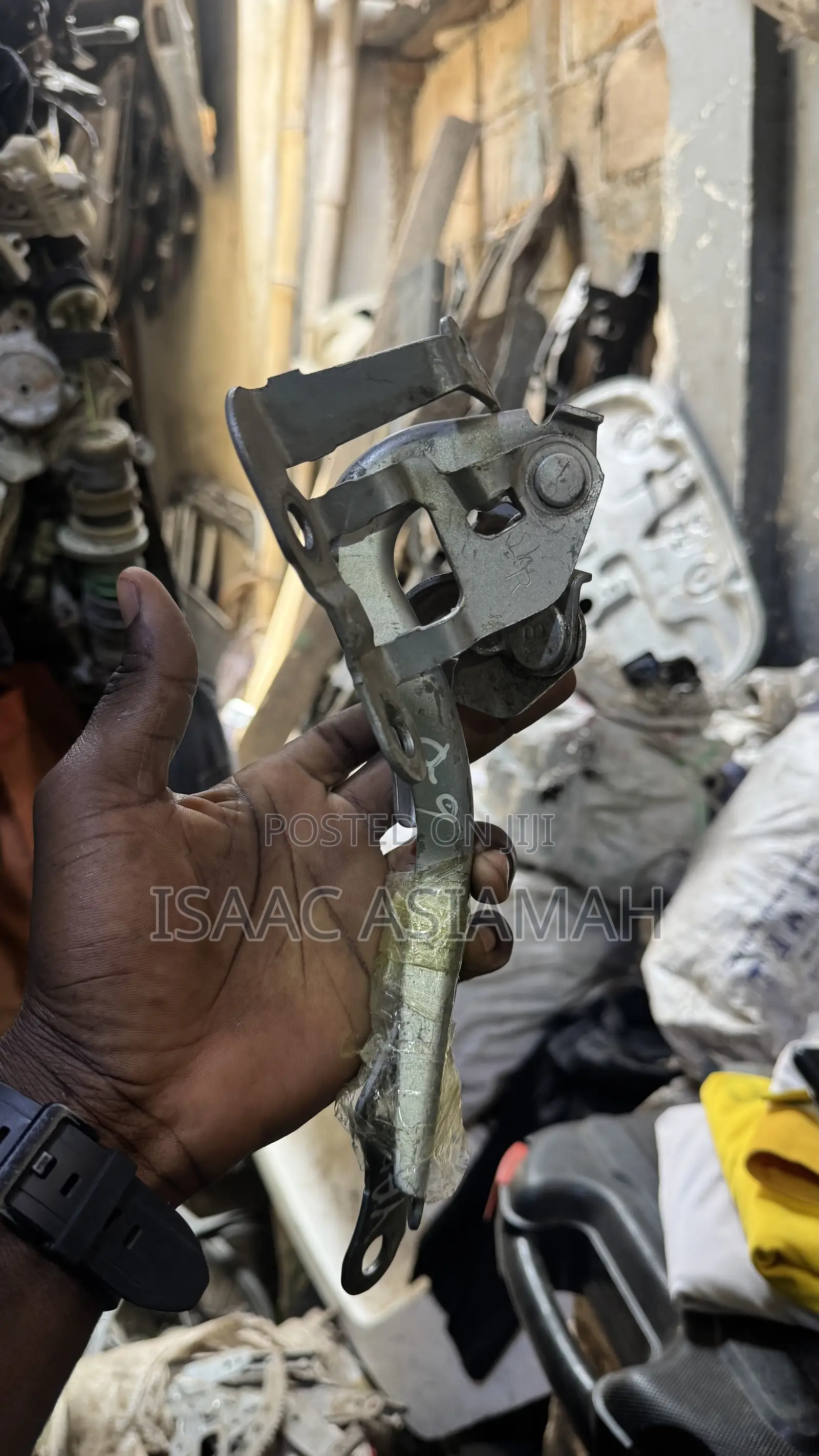 Toyota Vitz 2006,2007,2008,2009,2010,2011 Bonnet Hinge / Inches