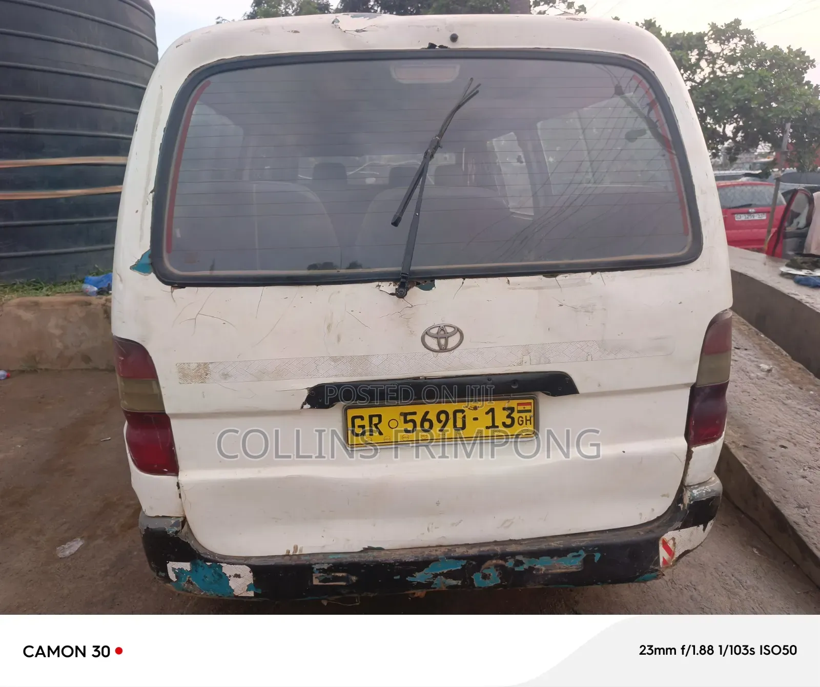 Toyota HiAce 2002 White