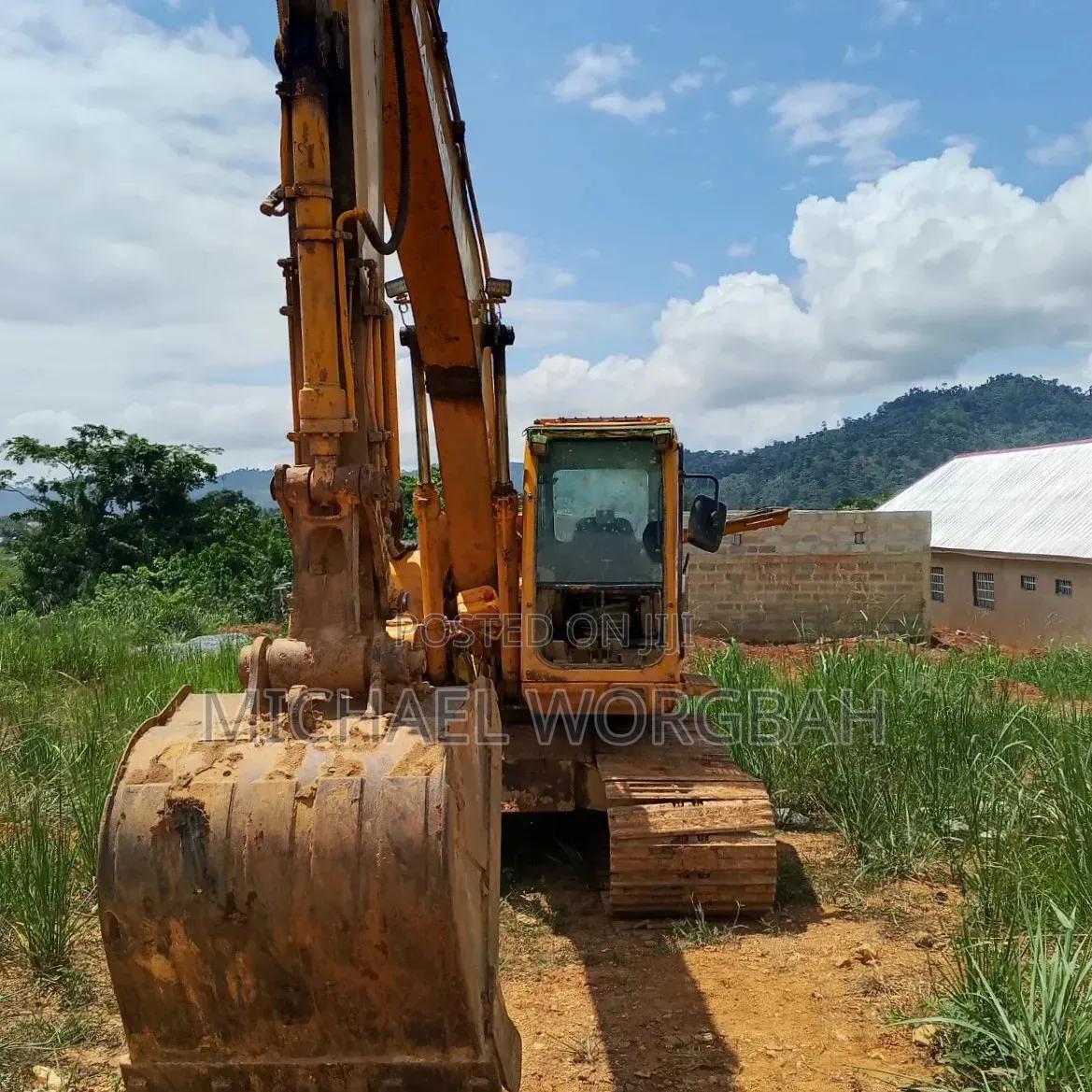 Hiring $ Sales Excavator