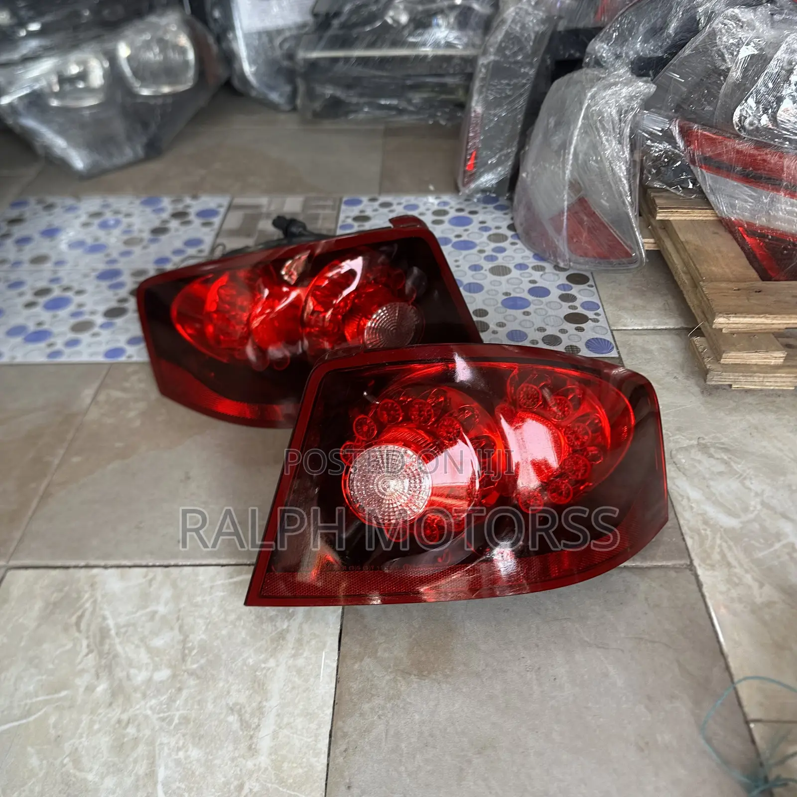 Dodge Avenger 2011-2014 Taillight Pair