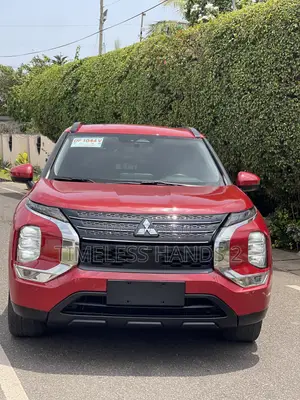 Mitsubishi Outlander SE 2022 Silver